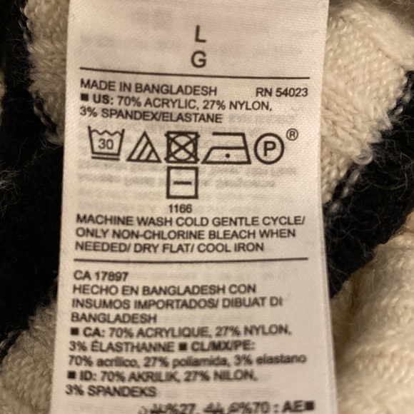 Old Navy Women’s Hi-Low Sweater - Picture 4 of 4